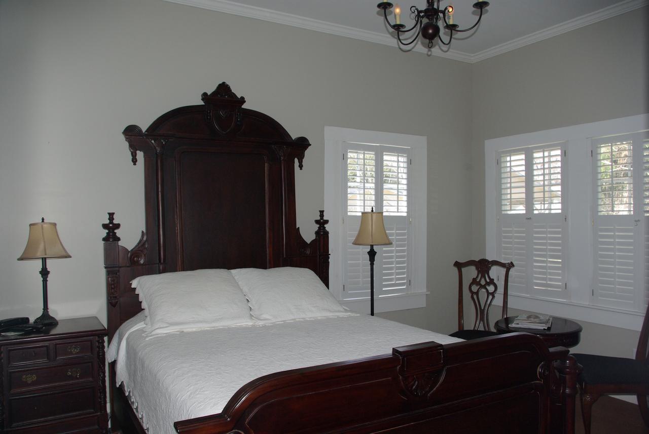 Twin Oaks Inn נאטשז מראה חיצוני תמונה